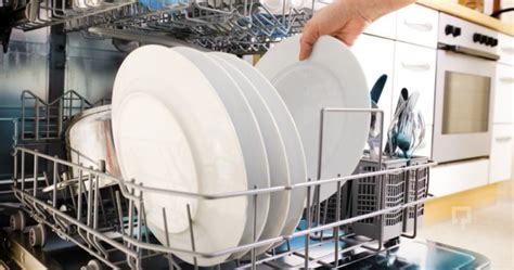 Bulaşık makinesi yıkamadan sonra su birikiyor